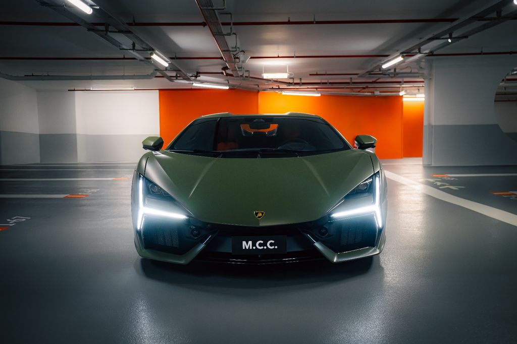 Lamborghini Revuelto 2024