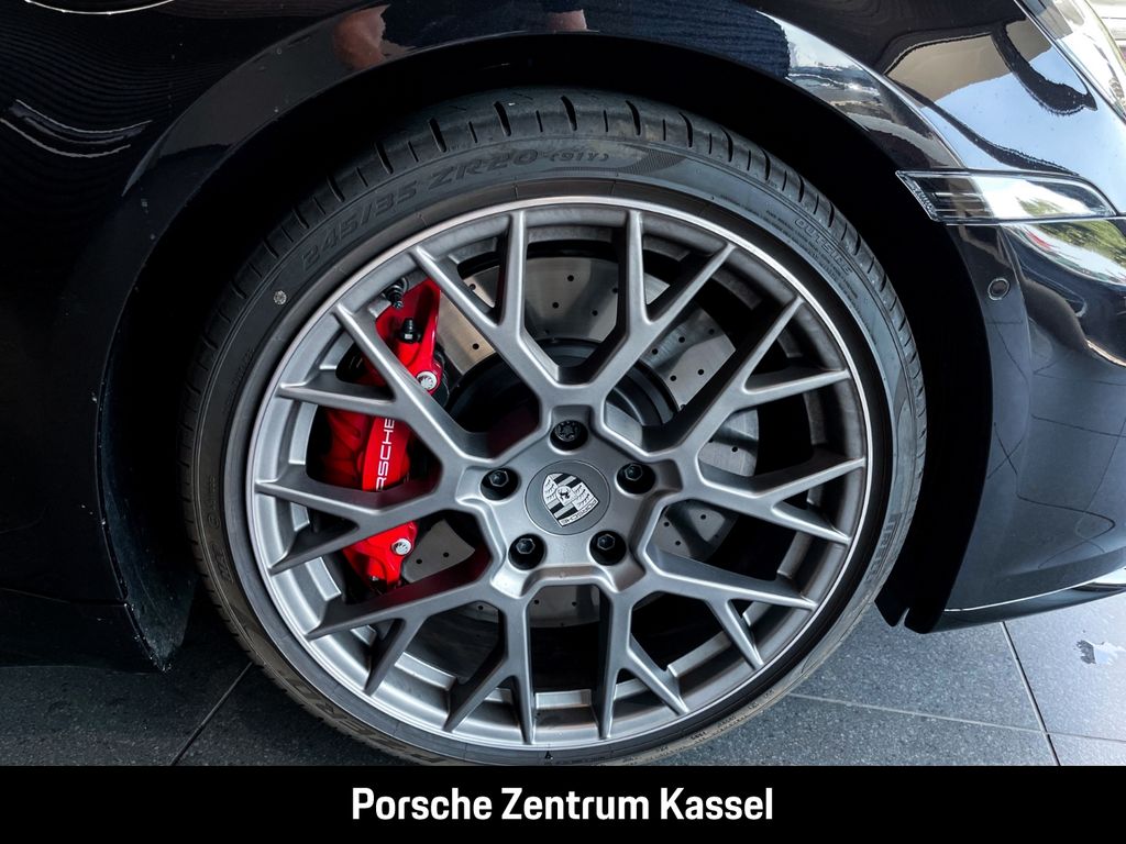 Porsche 992 2025
