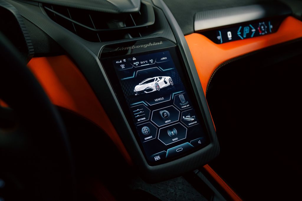 Lamborghini Revuelto 2024