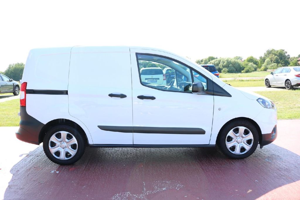 Ford Transit Courier 2022
