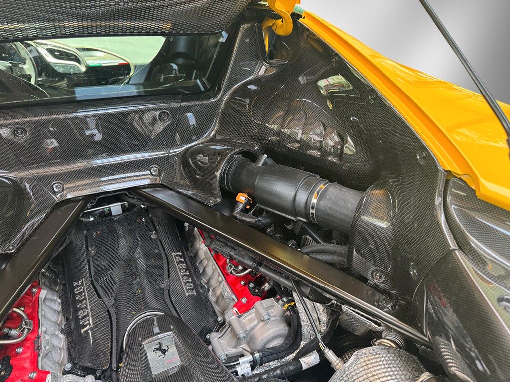 Ferrari SF90 2023