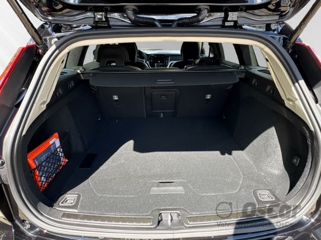 Volvo V60 2025