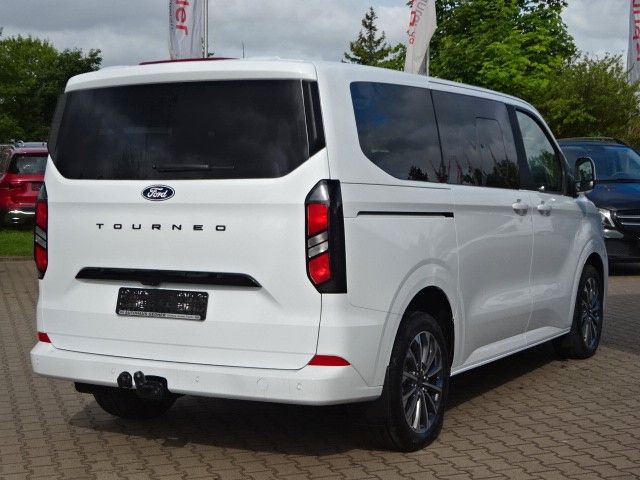 Ford Tourneo Custom 2025