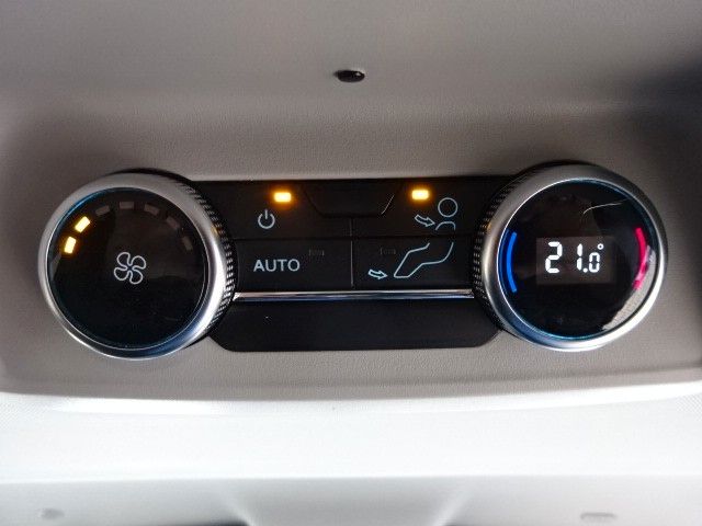 Ford Tourneo Custom 2025