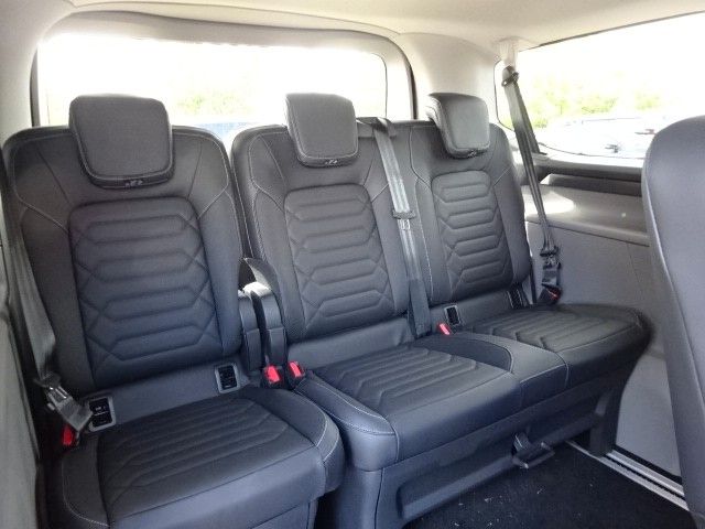 Ford Tourneo Custom 2025