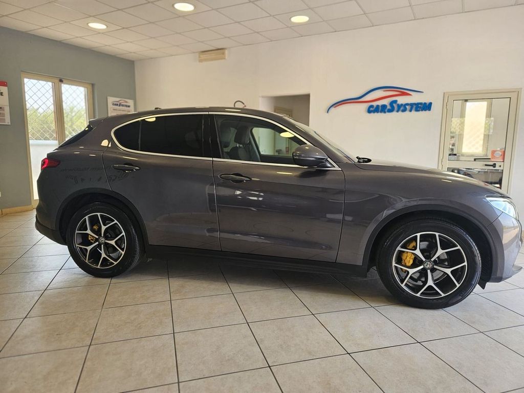 Alfa Romeo Stelvio 2019