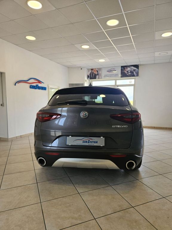 Alfa Romeo Stelvio 2019