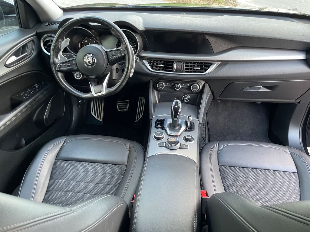 Alfa Romeo Stelvio 2021