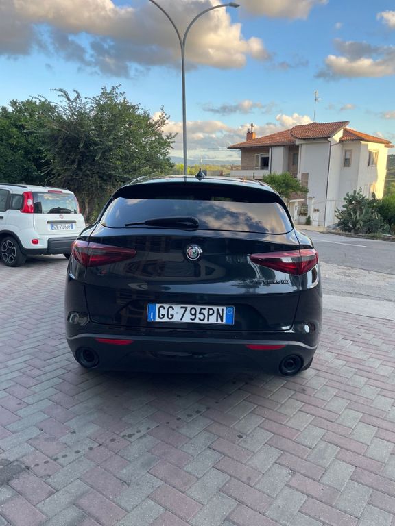 Alfa Romeo Stelvio 2021