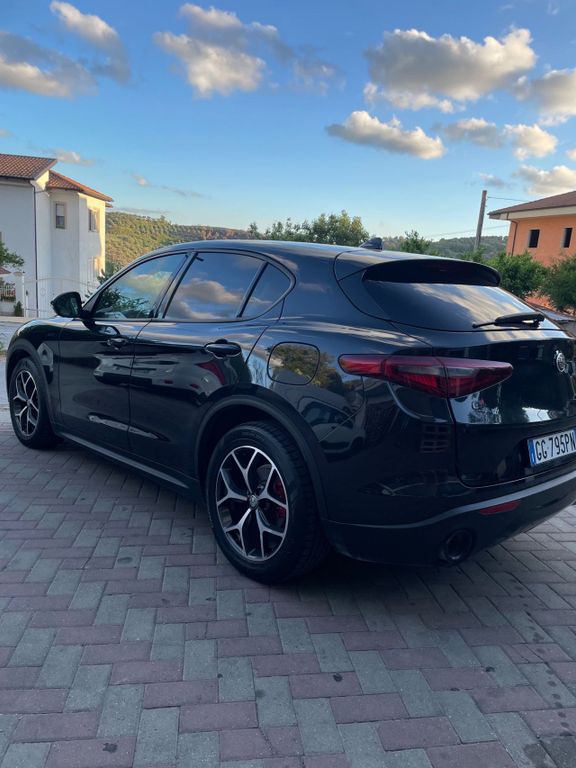 Alfa Romeo Stelvio 2021