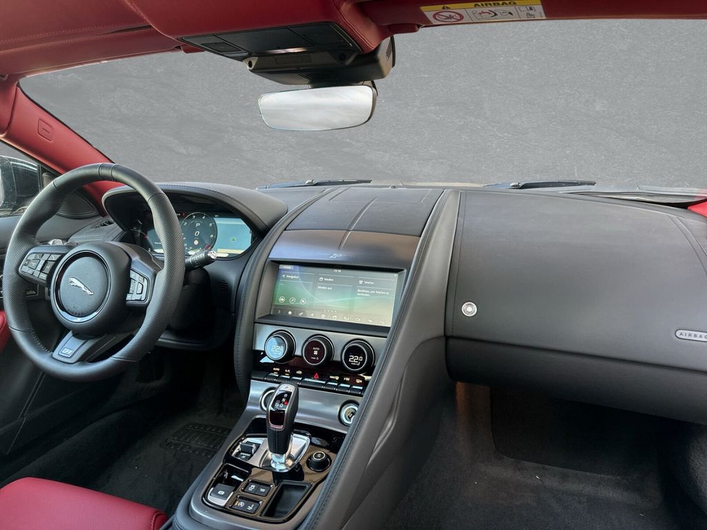 Jaguar F-Type 2024