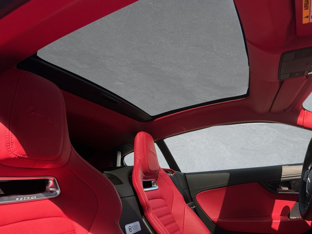 Jaguar F-Type 2024