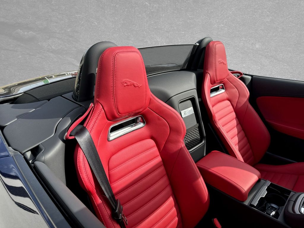 Jaguar F-Type 2024