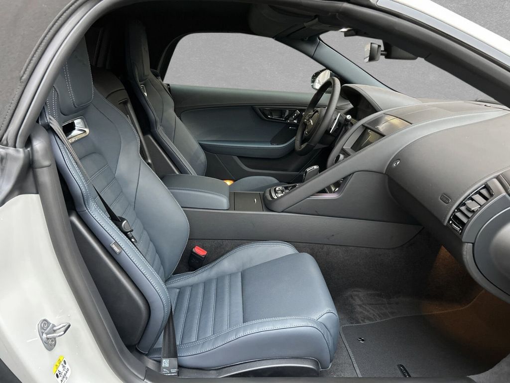 Jaguar F-Type 2024