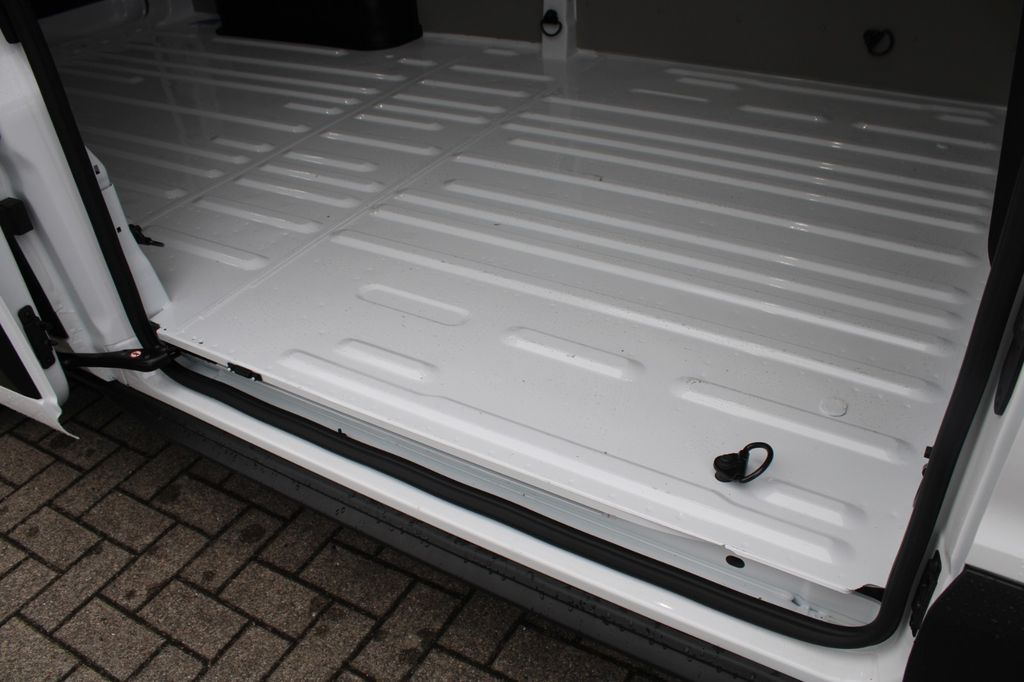 Ford Transit 2025