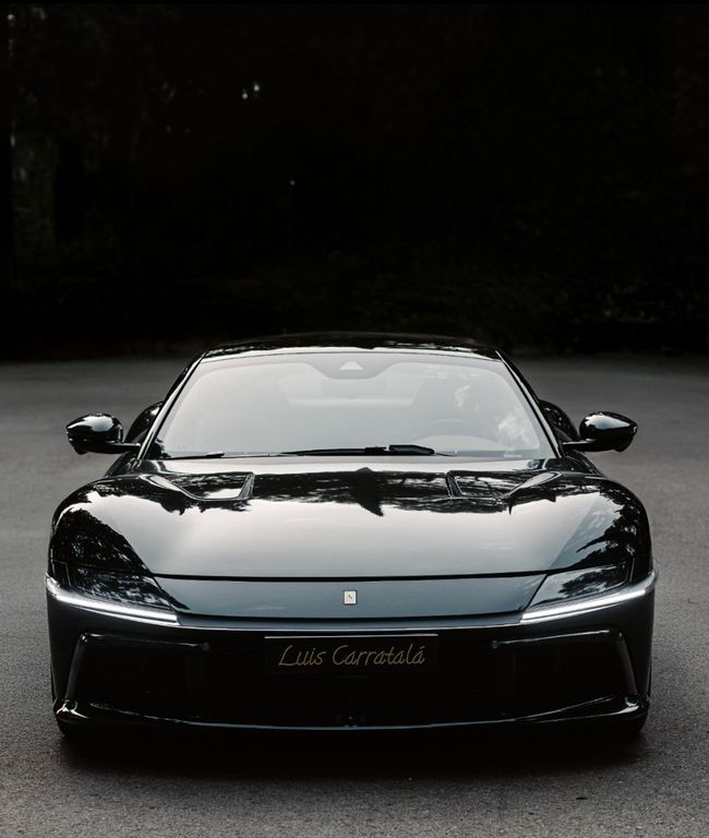 Ferrari 12Cilindri 2025