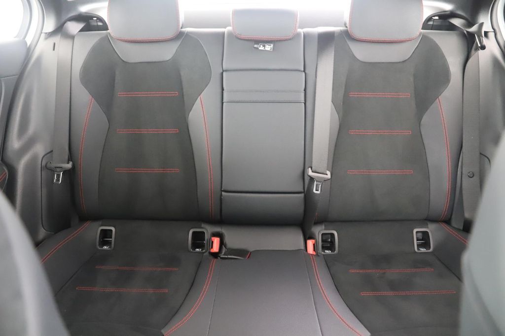 Mercedes-Benz A 200 2024