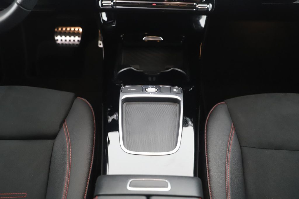 Mercedes-Benz A 200 2024