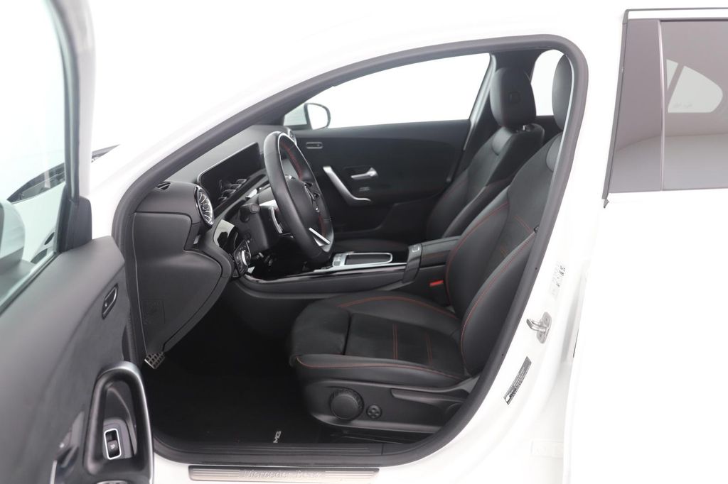 Mercedes-Benz A 200 2024