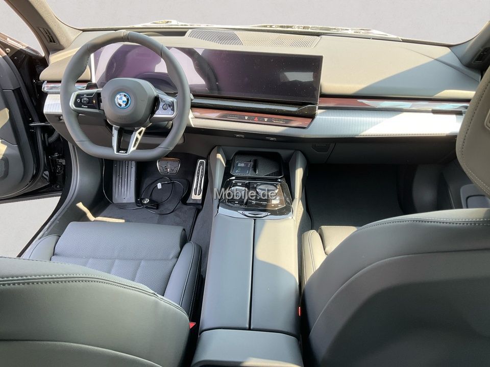 BMW i5 2025