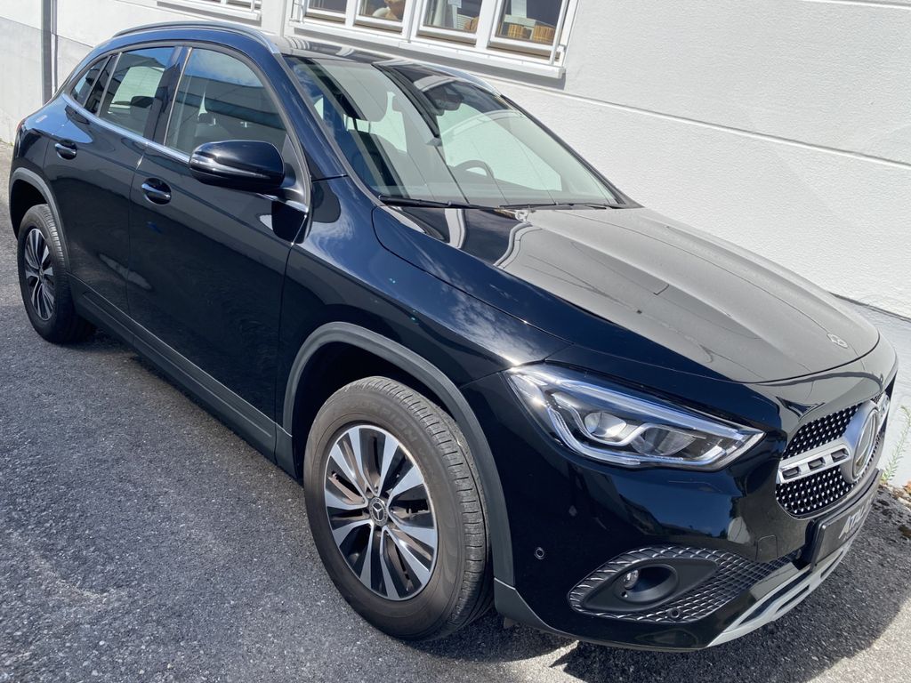 Mercedes-Benz GLA 200 2021