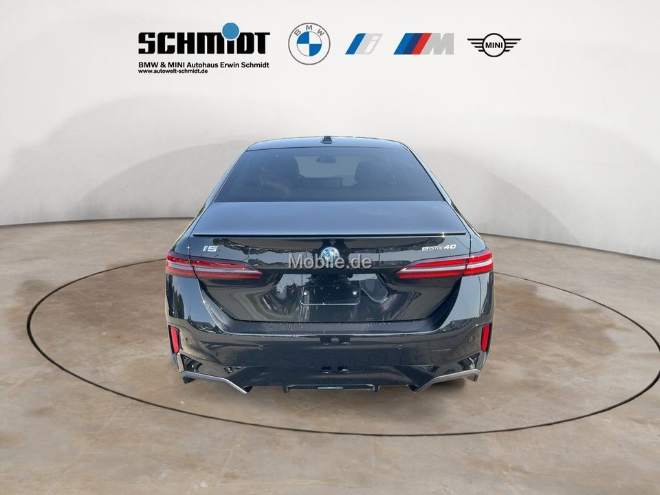 BMW i5 2025