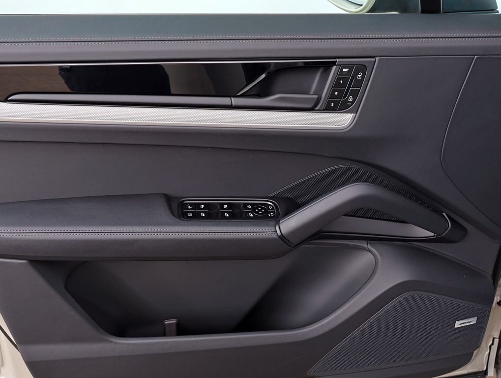 Porsche Cayenne 2025