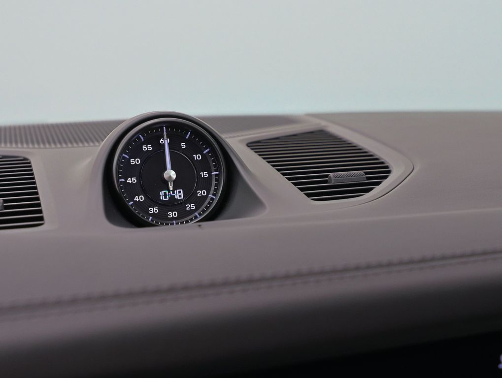 Porsche Cayenne 2025