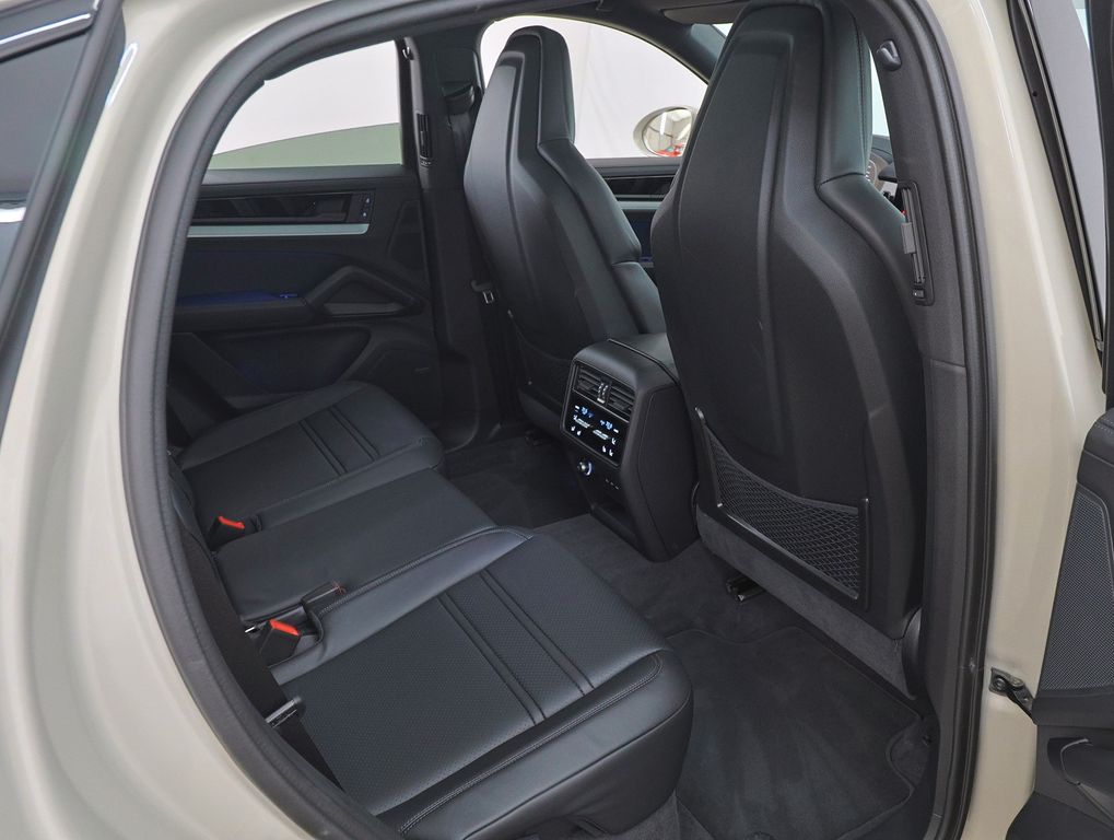 Porsche Cayenne 2025
