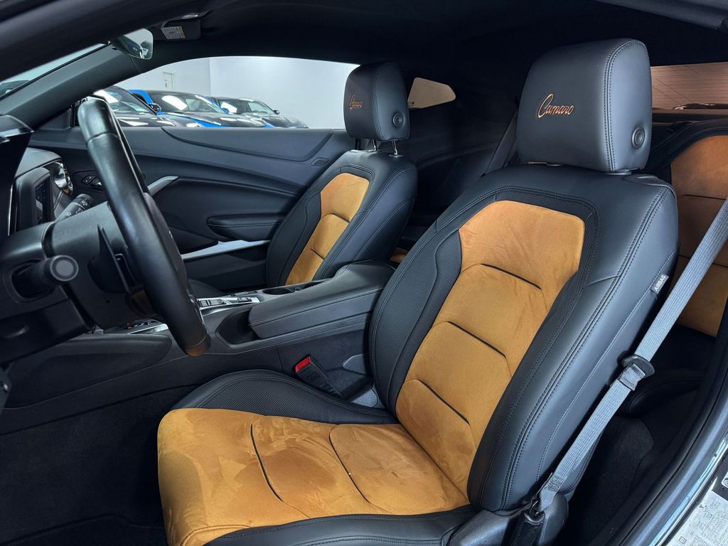 Chevrolet Camaro 2023