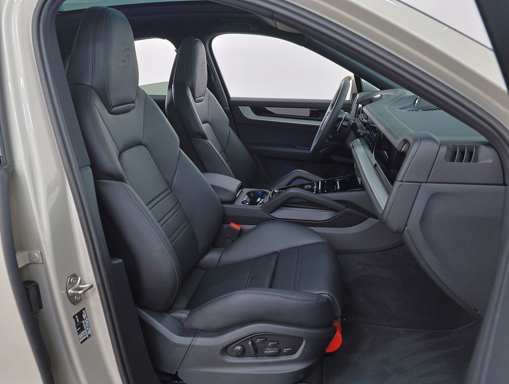 Porsche Cayenne 2025