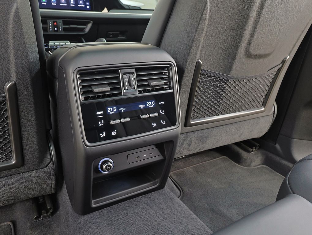 Porsche Cayenne 2025