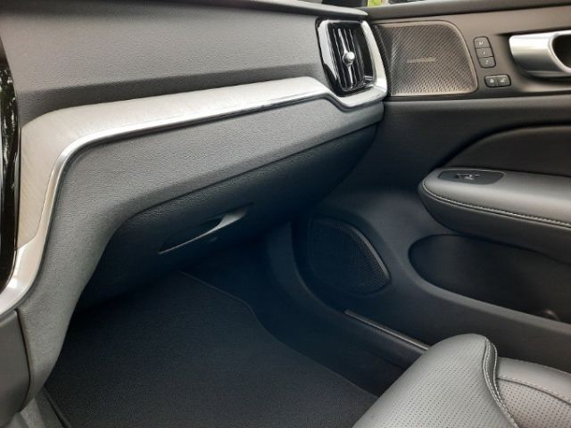 Volvo V60 2023