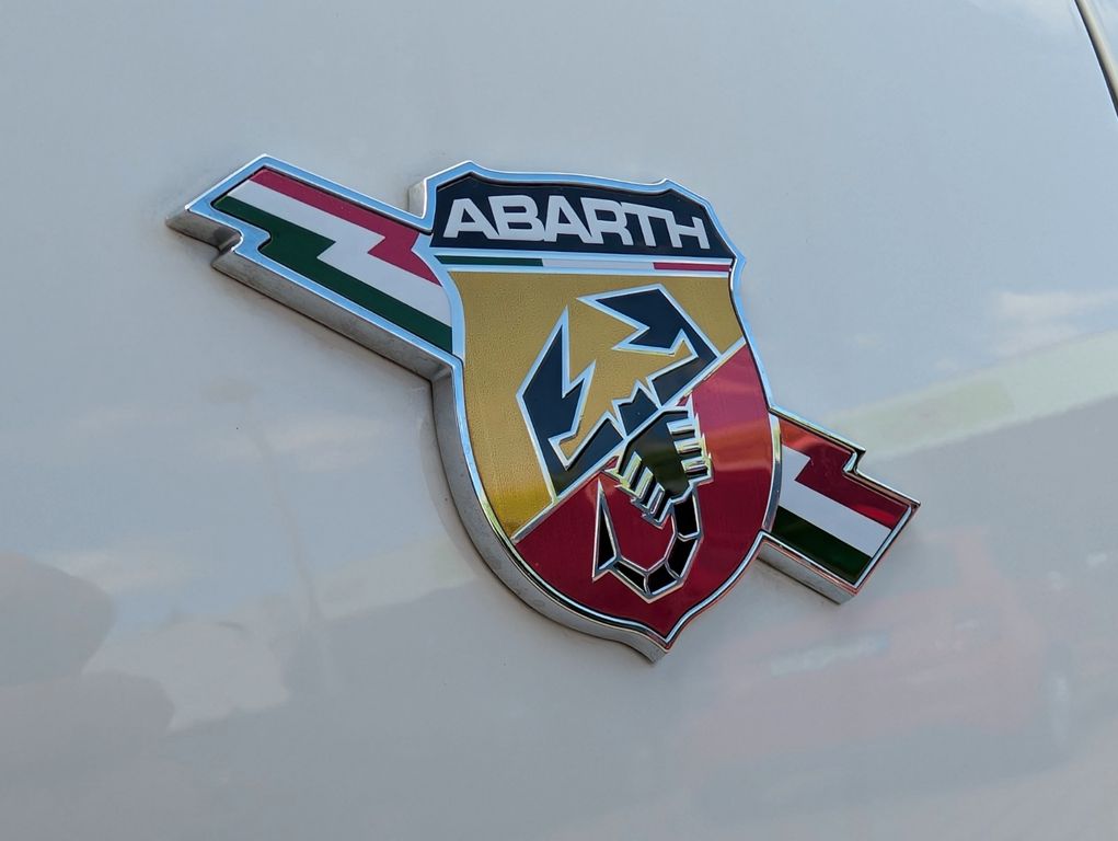 Abarth 595C 2024