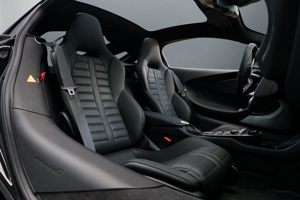 McLaren GT 2025