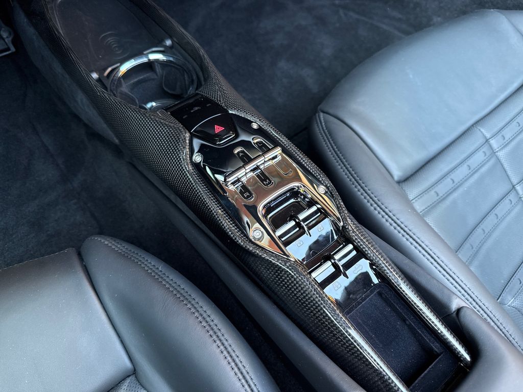 Ferrari 296 GTS 2024