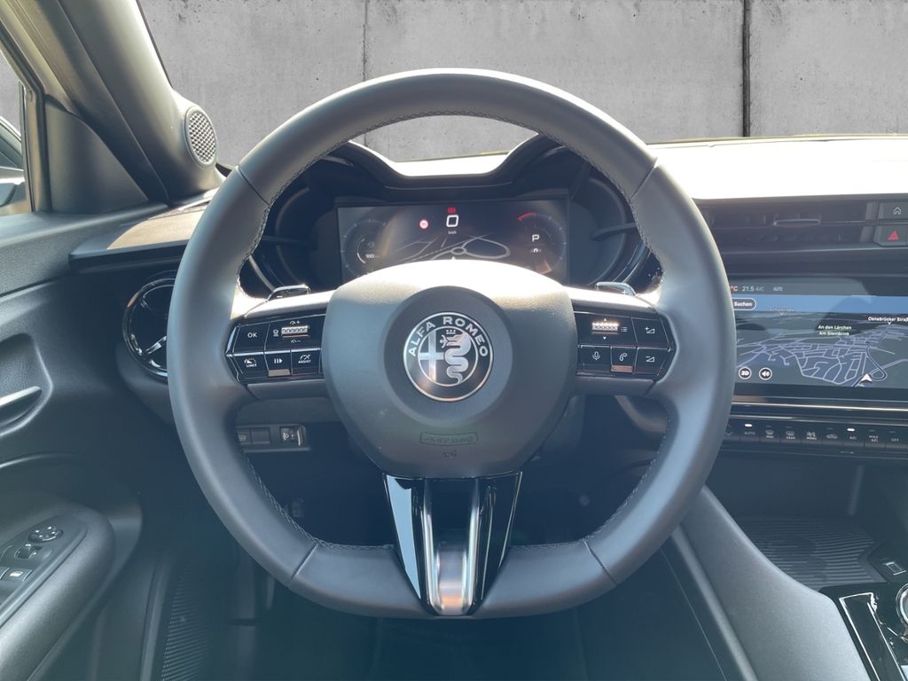 Alfa Romeo Junior 2025