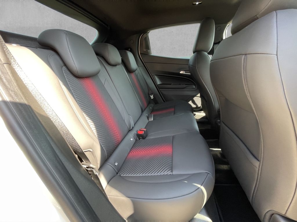 Alfa Romeo Junior 2025