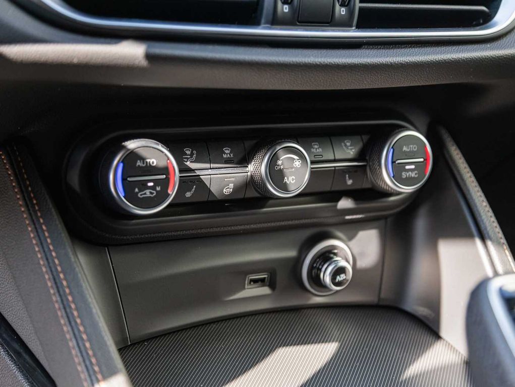 Alfa Romeo Stelvio 2025