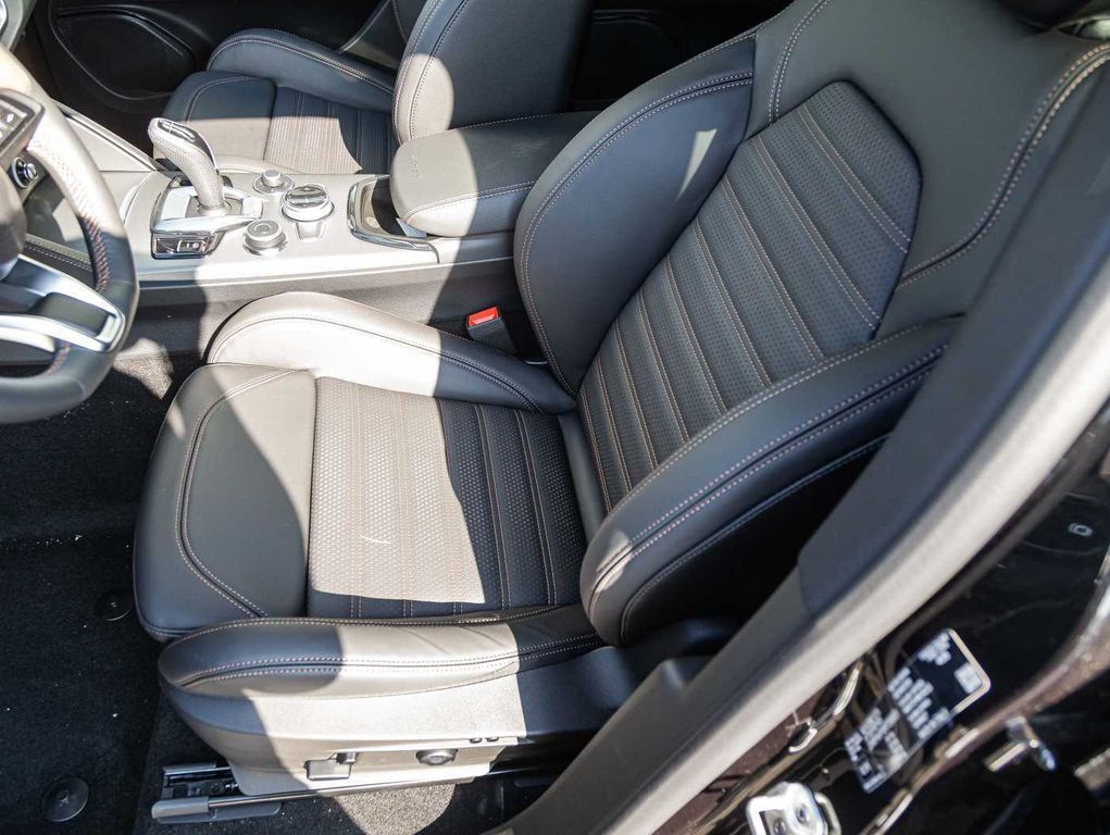 Alfa Romeo Stelvio 2025
