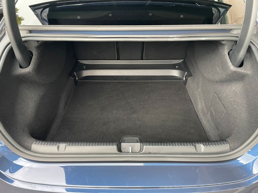 Mercedes-Benz EQE 2024