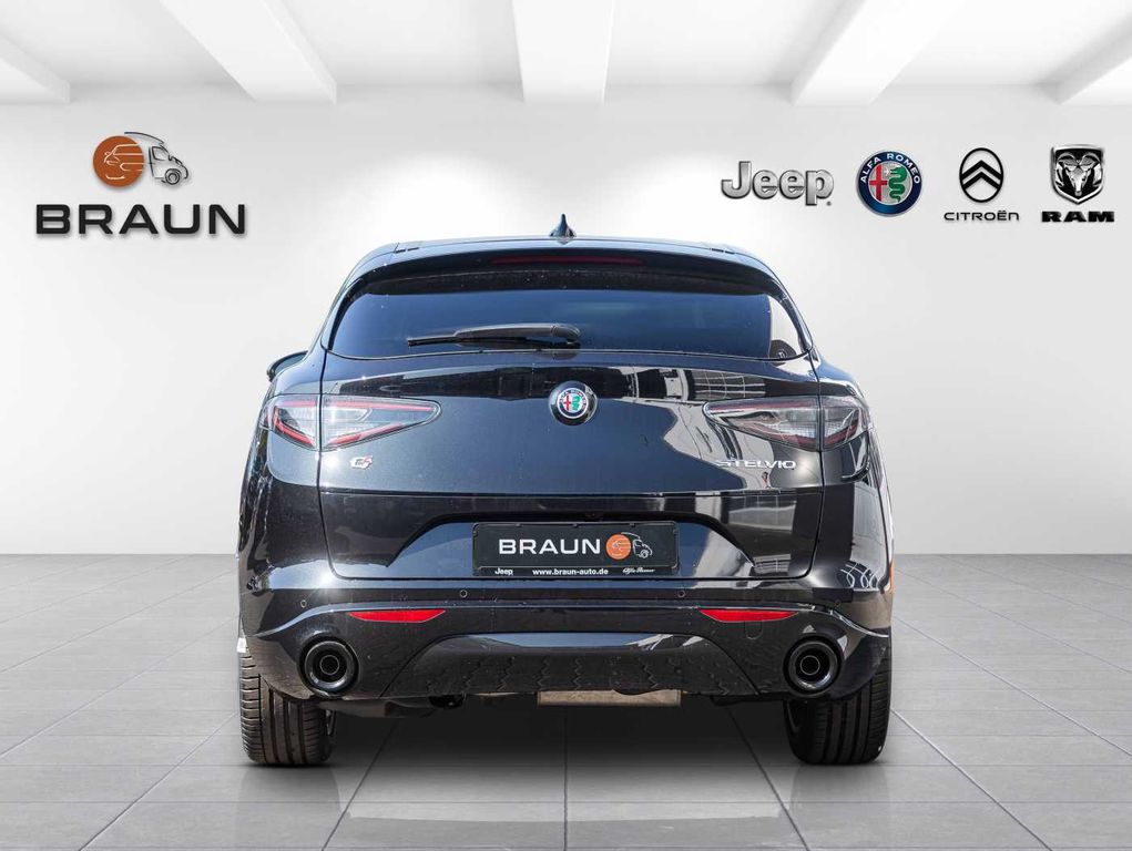 Alfa Romeo Stelvio 2025
