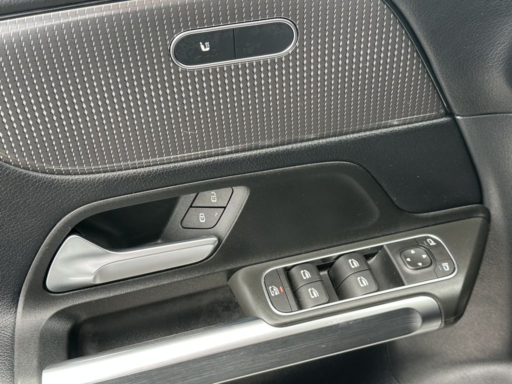 Mercedes-Benz GLB 180 2022