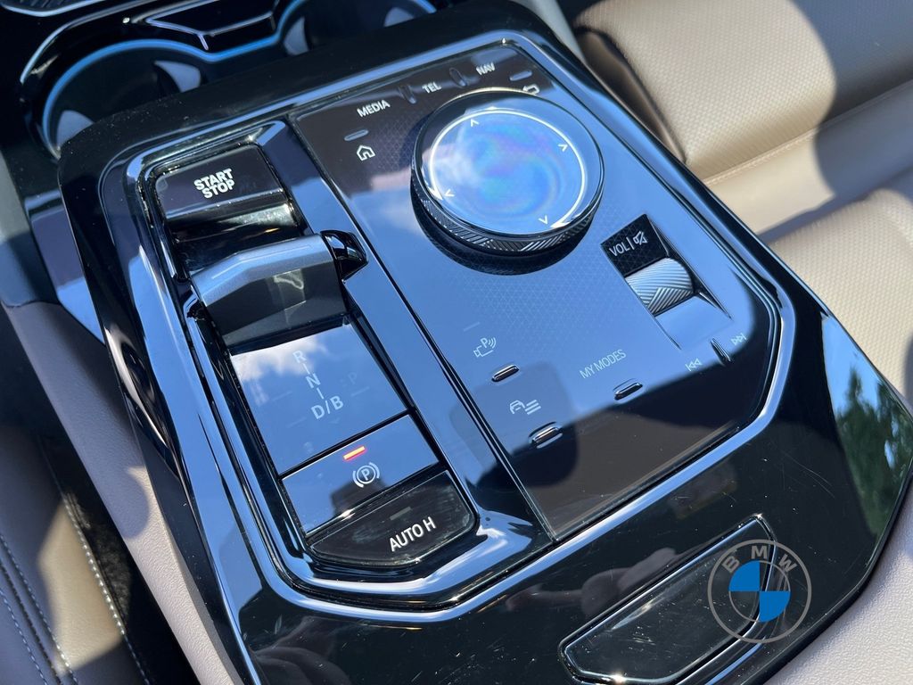 BMW i5 2024