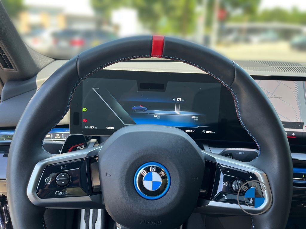 BMW i5 2024
