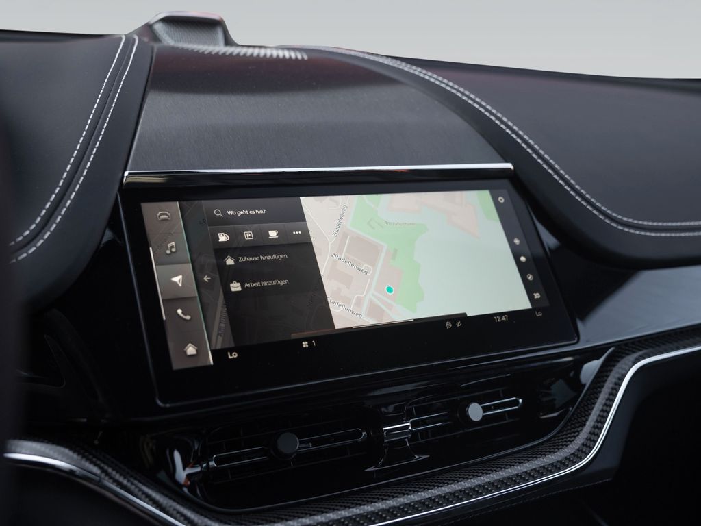 Aston Martin DBX 2025