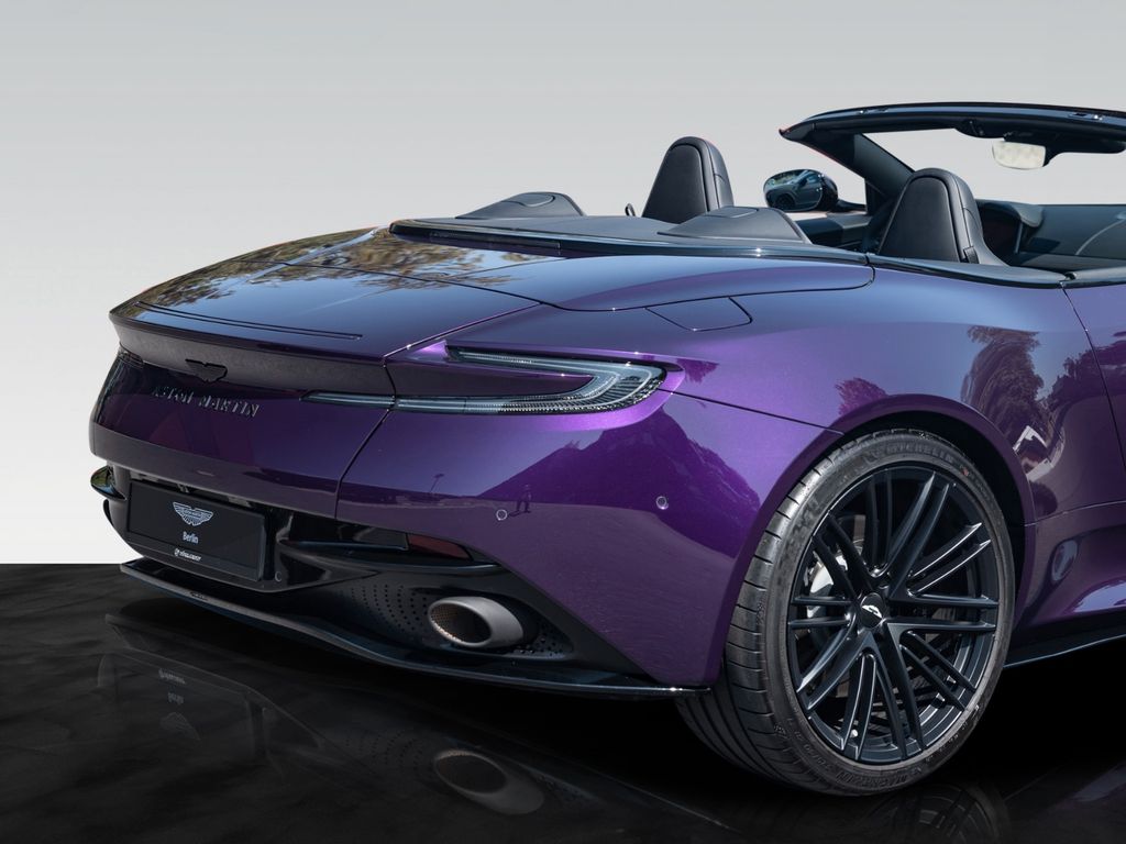 Aston Martin DB12 2024