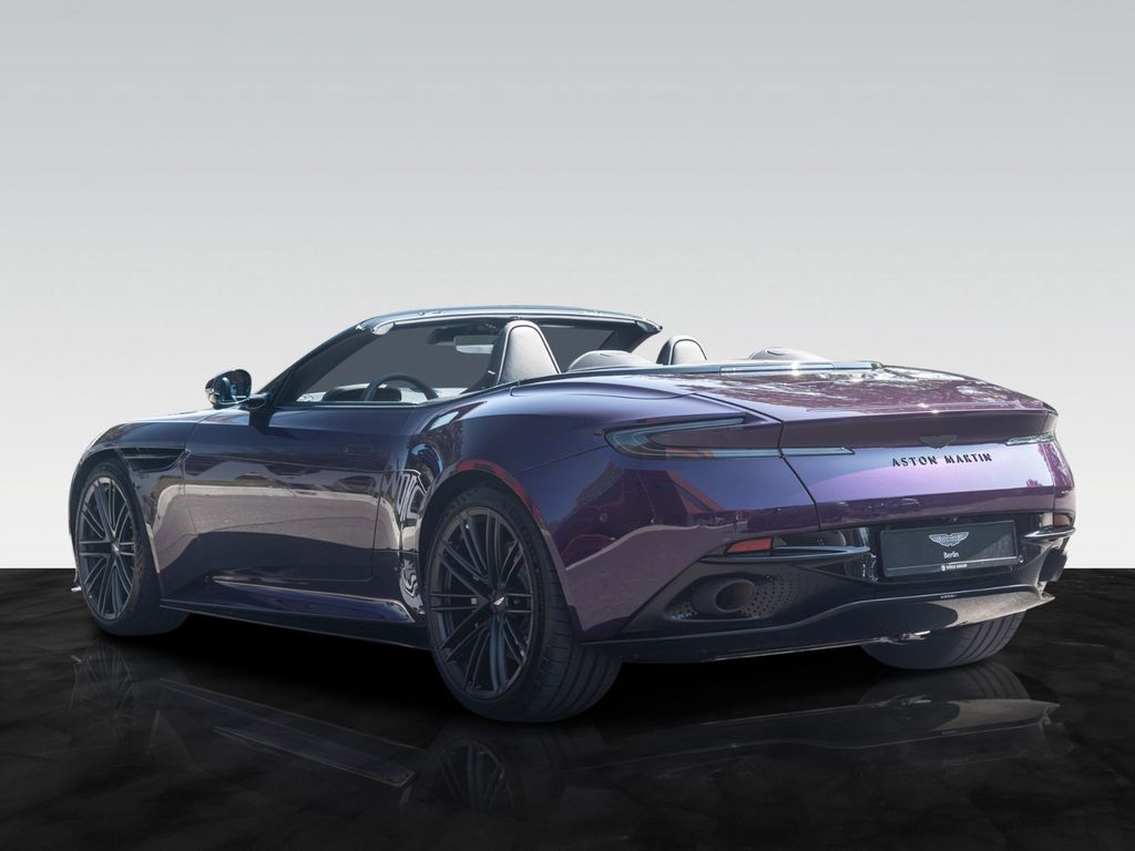 Aston Martin DB12 2024