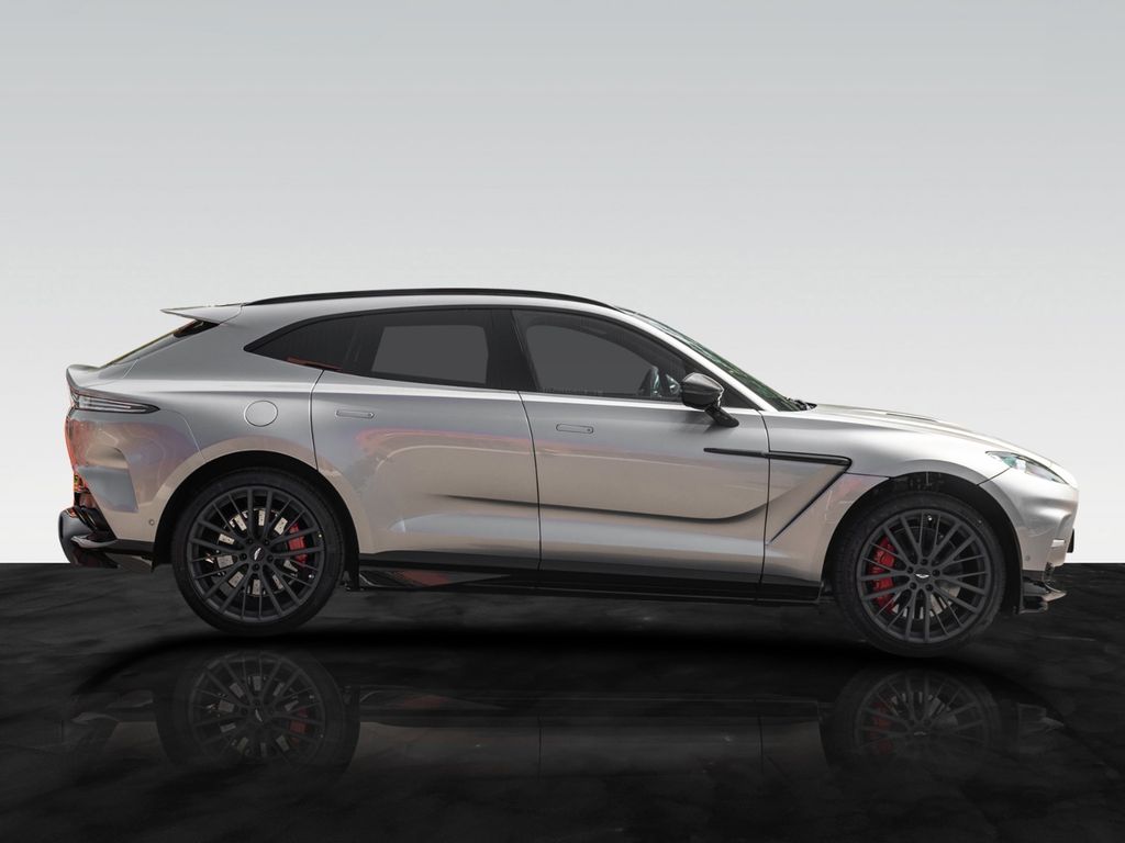 Aston Martin DBX 2025