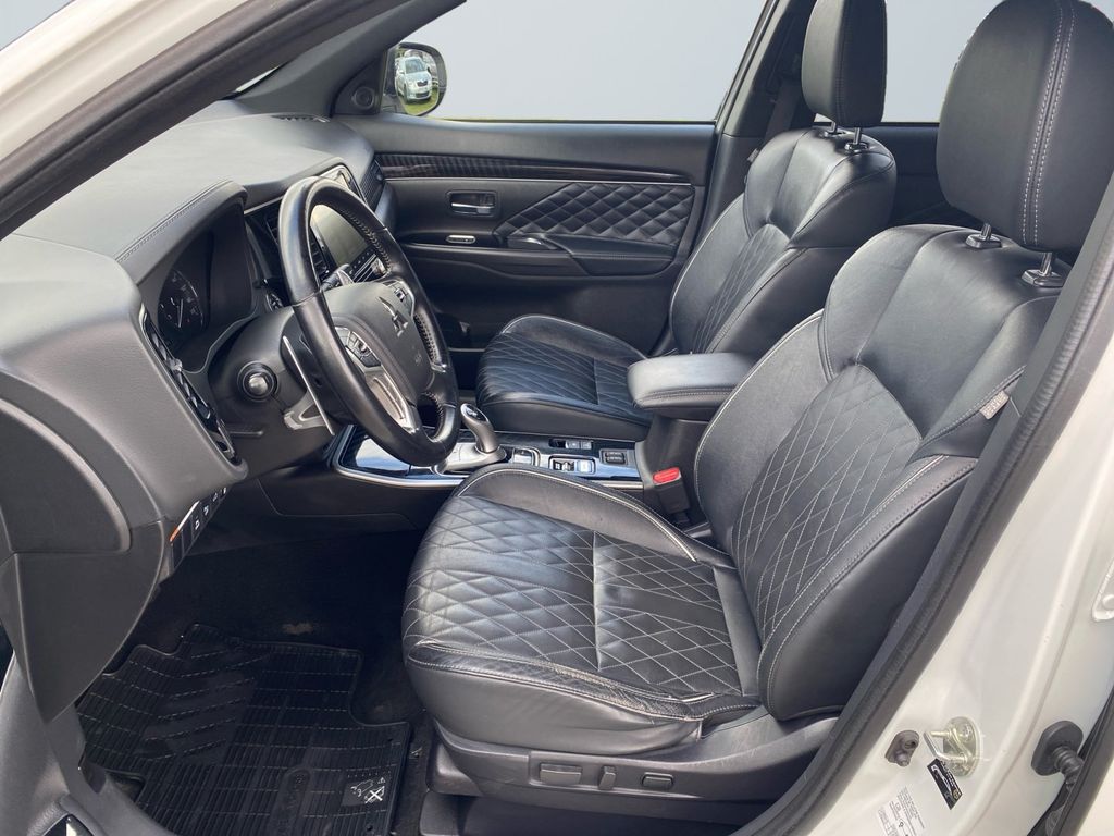 Mitsubishi Outlander 2021